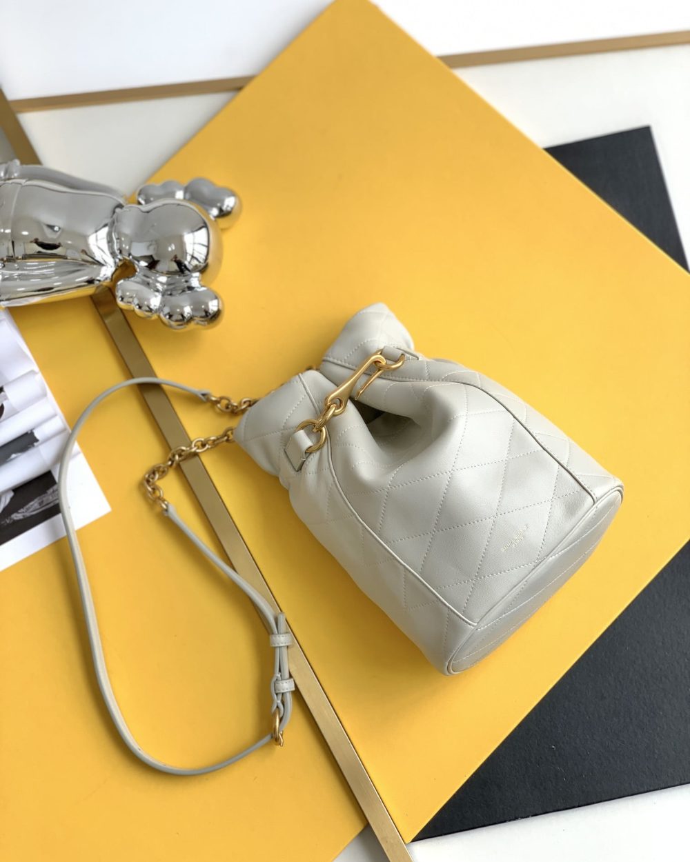 [REP 1:1] Saint Laurent Le Maillon Hook Bucket Bag White For Women, Women's Bags 10.6in/27cm YSL  686310AAAJK9207
