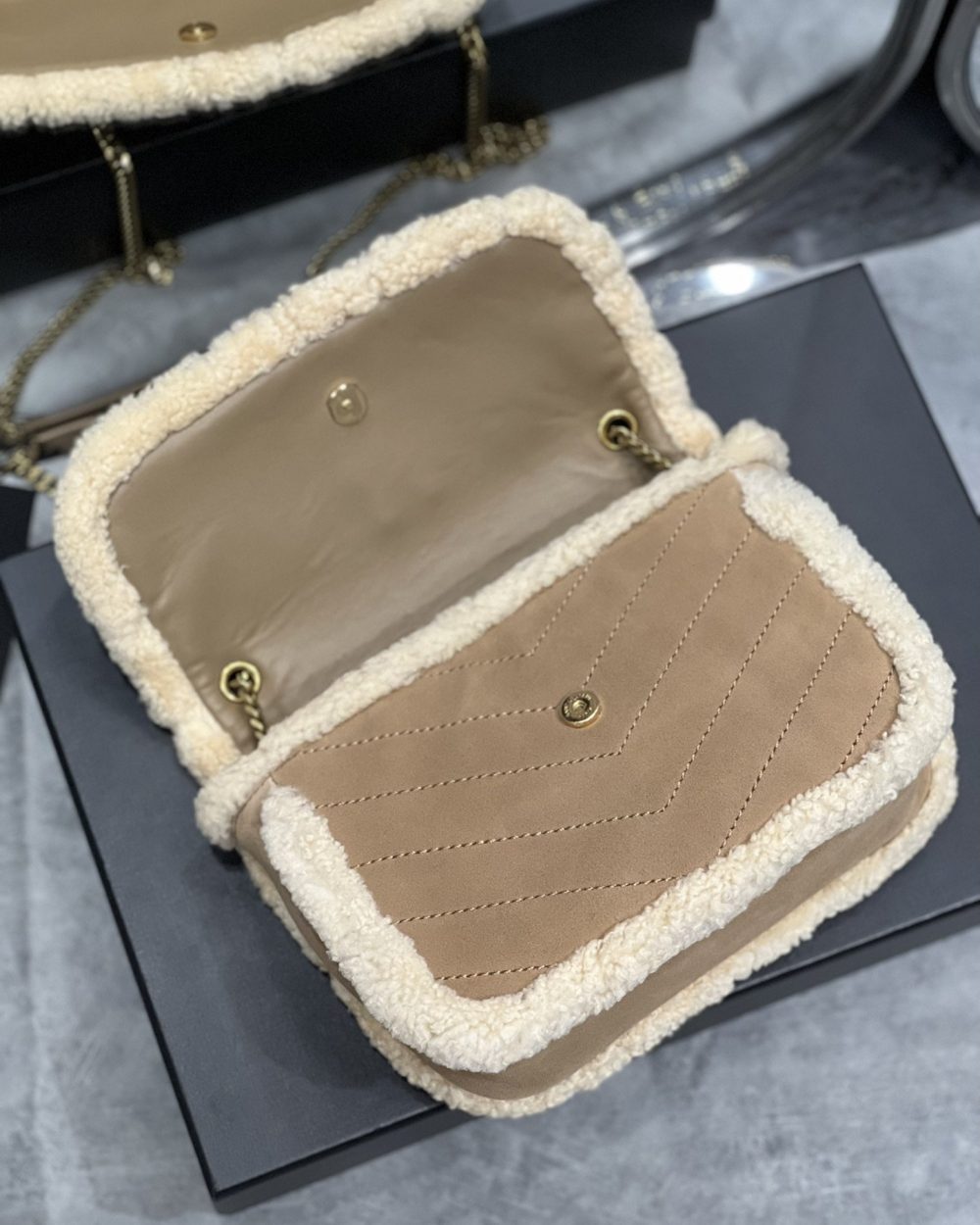 [REP 1:1] Saint Laurent Taupe Shearling Medium Niki Bag Brown For Women, Women's Bags 8.66in/22cm YSL‎