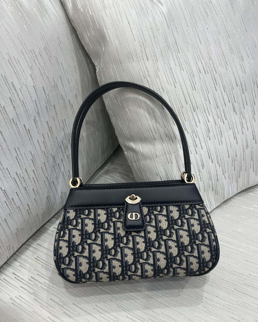 1:1 Replica Small Dior Key Bag Black For Women 8.5in/22cm M1844OTZQ_M928