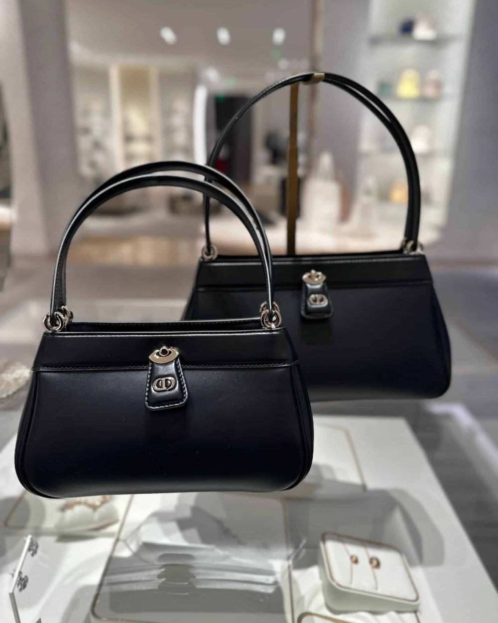 1:1 Replica Small Dior Key Bag White/Black For Women 8.5in/22cm M1844OBEQ_M49U