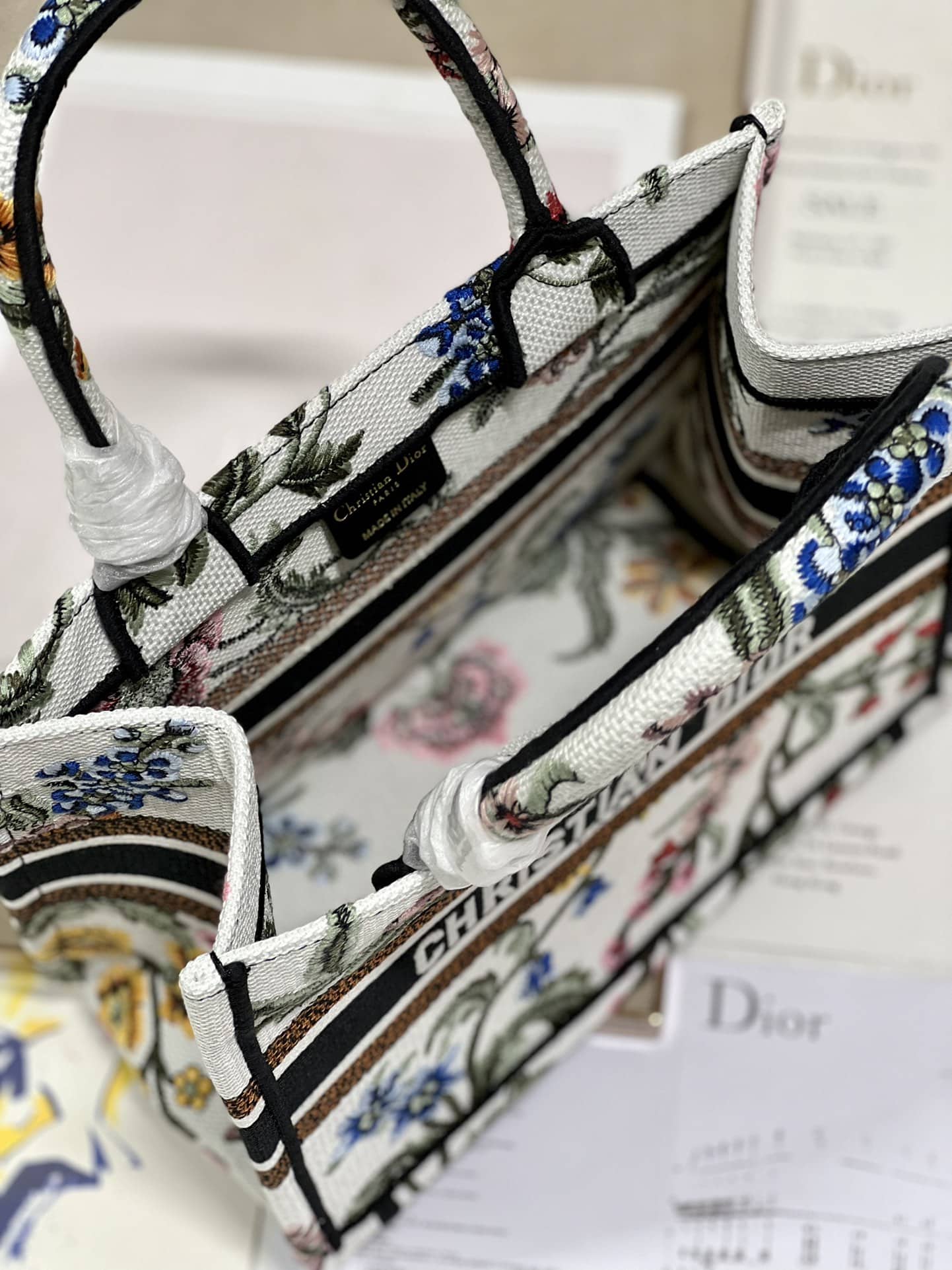 1:1 Replica Small Dior Tote Bag White/Black For Women 10.5 in/ 26.5cm - Image 8