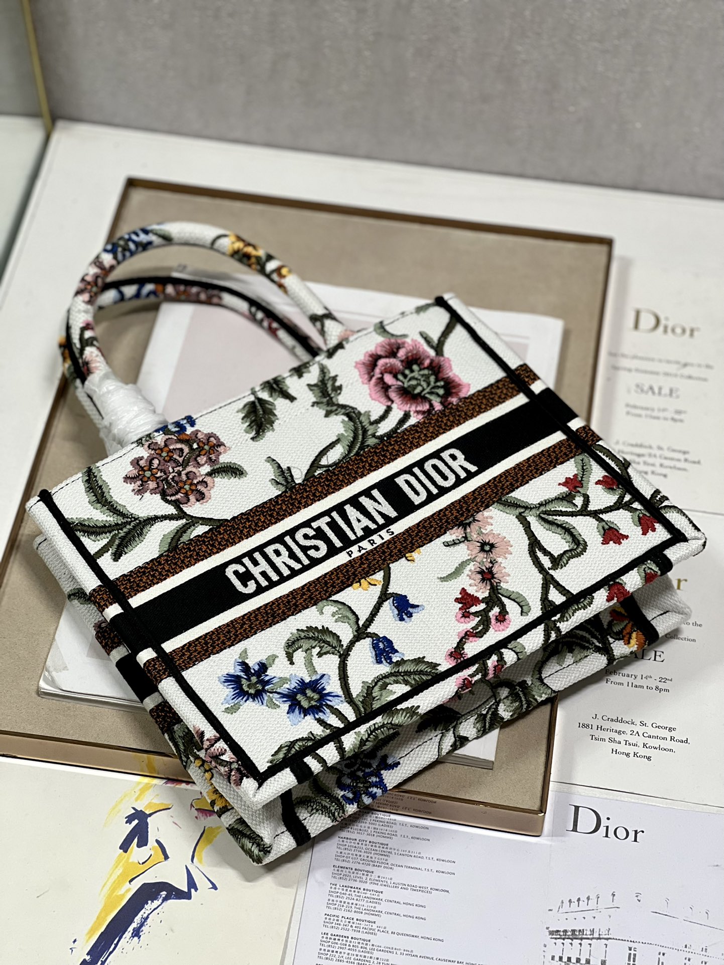 1:1 Replica Small Dior Tote Bag White/Black For Women 10.5 in/ 26.5cm - Image 7
