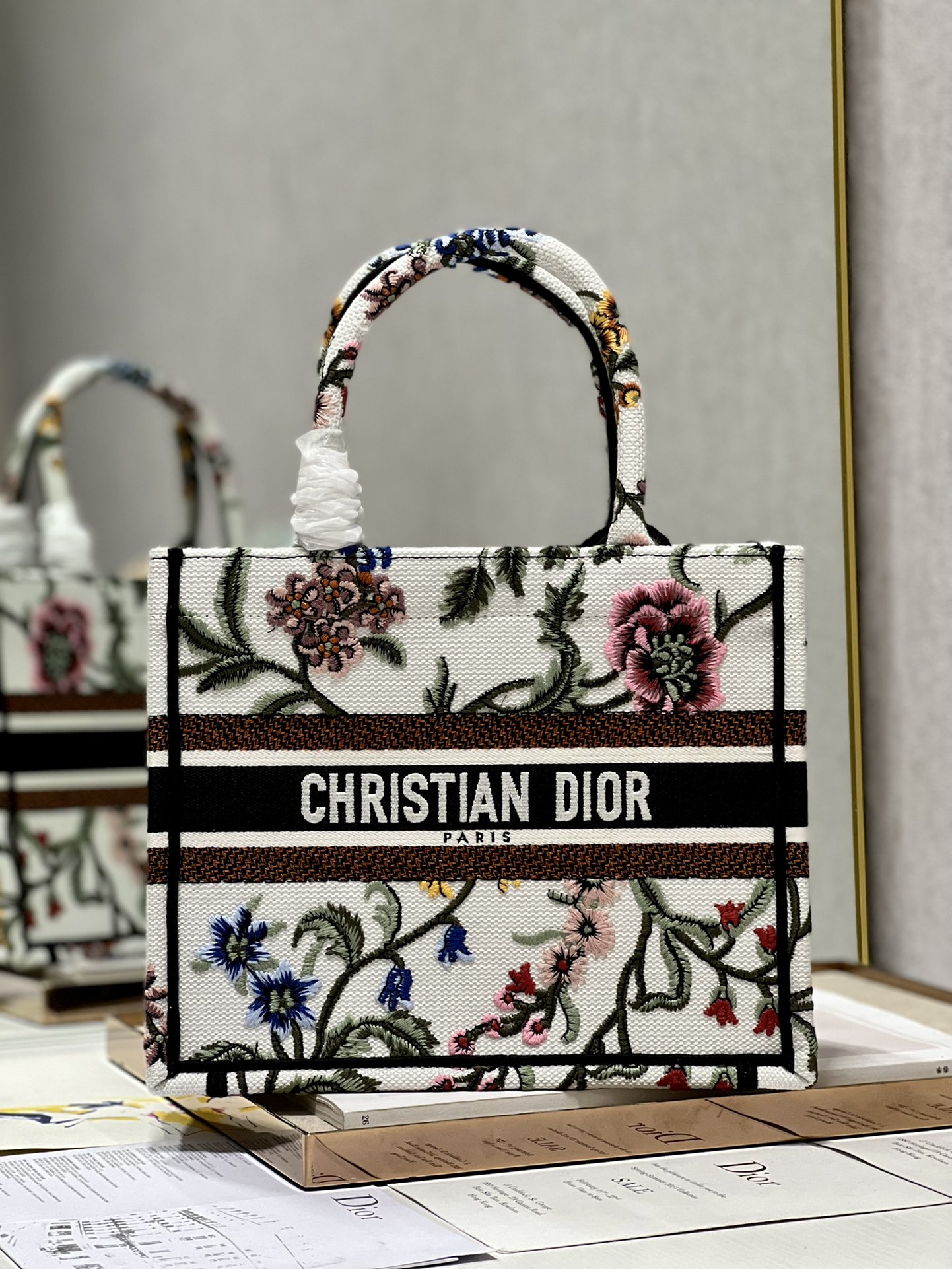 1:1 Replica Small Dior Tote Bag White/Black For Women 10.5 in/ 26.5cm - Image 3