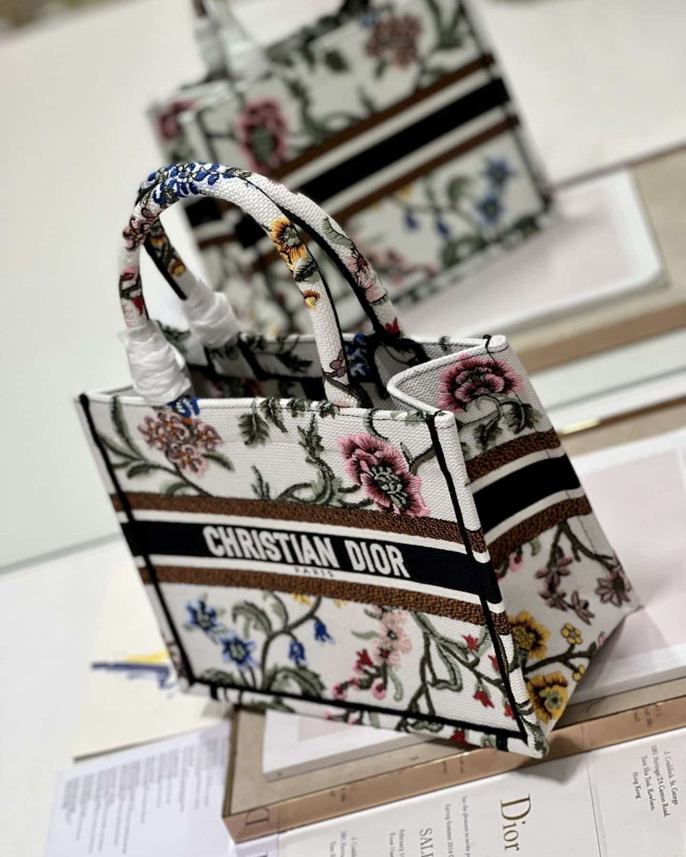 1:1 Replica Small Dior Tote Bag White/Black For Women 10.5 in/ 26.5cm