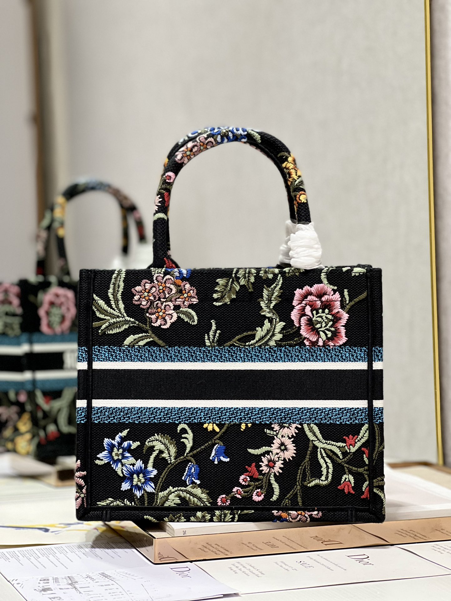 1:1 Replica Small Dior Tote Bag White/Black For Women 10.5 in/ 26.5cm - Image 15