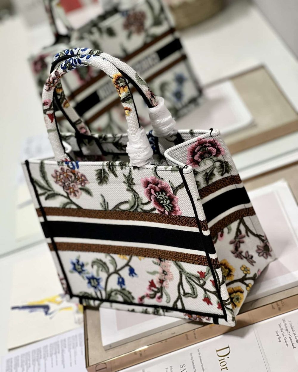 1:1 Replica Small Dior Tote Bag White/Black For Women 10.5 in/ 26.5cm