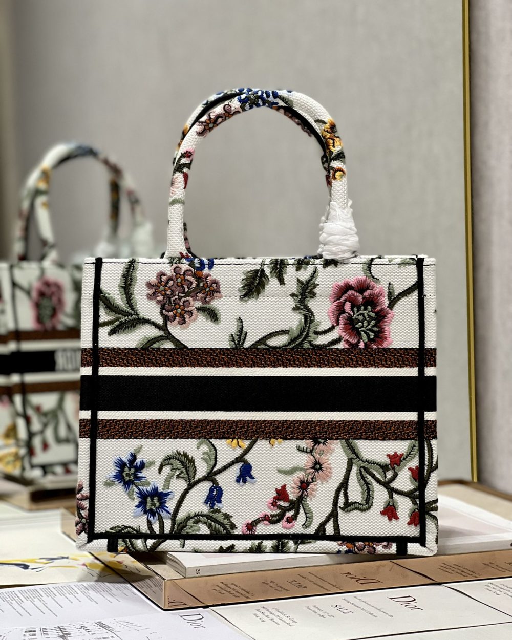 1:1 Replica Small Dior Tote Bag White/Black For Women 10.5 in/ 26.5cm