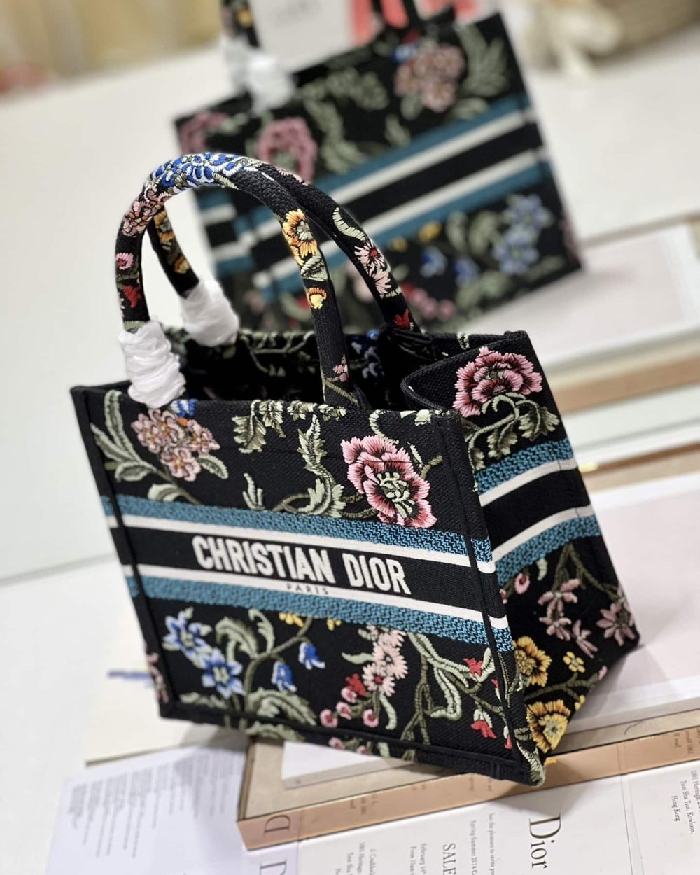 1:1 Replica Small Dior Tote Bag White/Black For Women 10.5 in/ 26.5cm