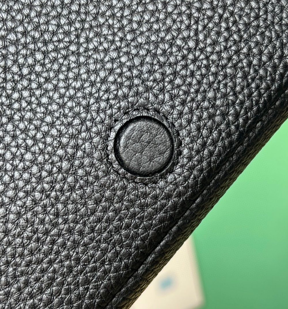 Small Shoulder Bag In Black For Women 9in/ 23cm 1BD314_2DKV_F0002_V_3OO