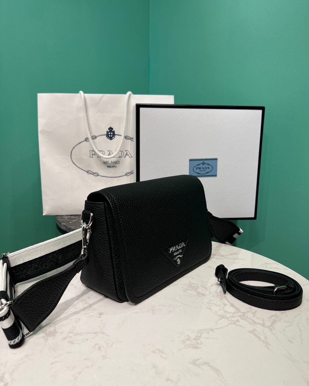 Small Shoulder Bag In Black For Women 9in/ 23cm 1BD314_2DKV_F0002_V_3OO