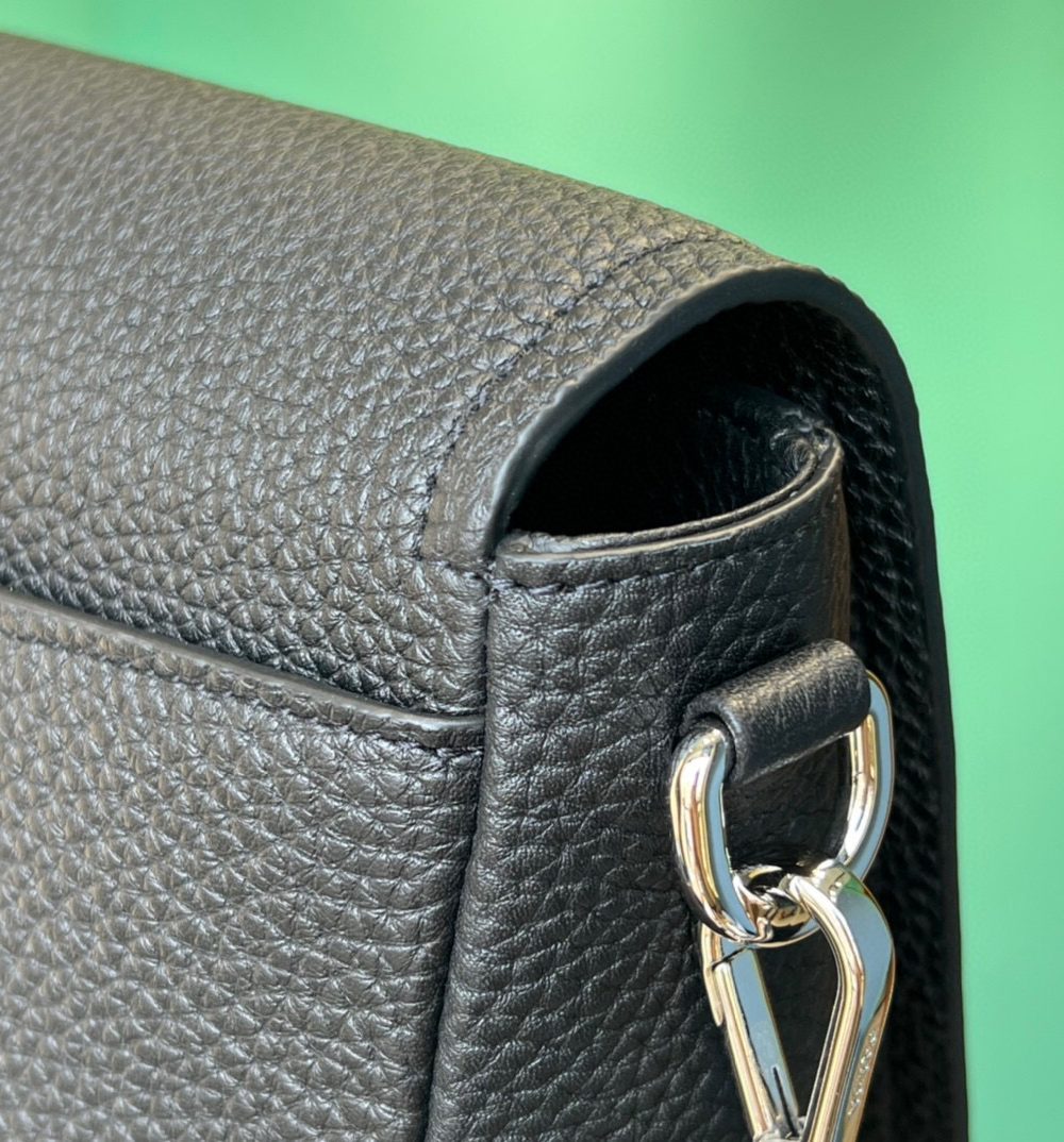 Small Shoulder Bag In Black For Women 9in/ 23cm 1BD314_2DKV_F0002_V_3OO