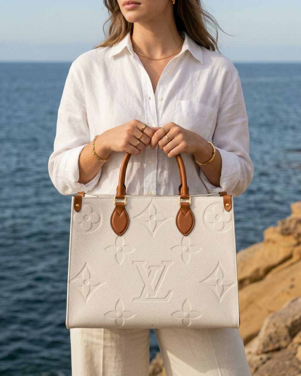 DBS-LC383 - Onthego MM Handbag Deal