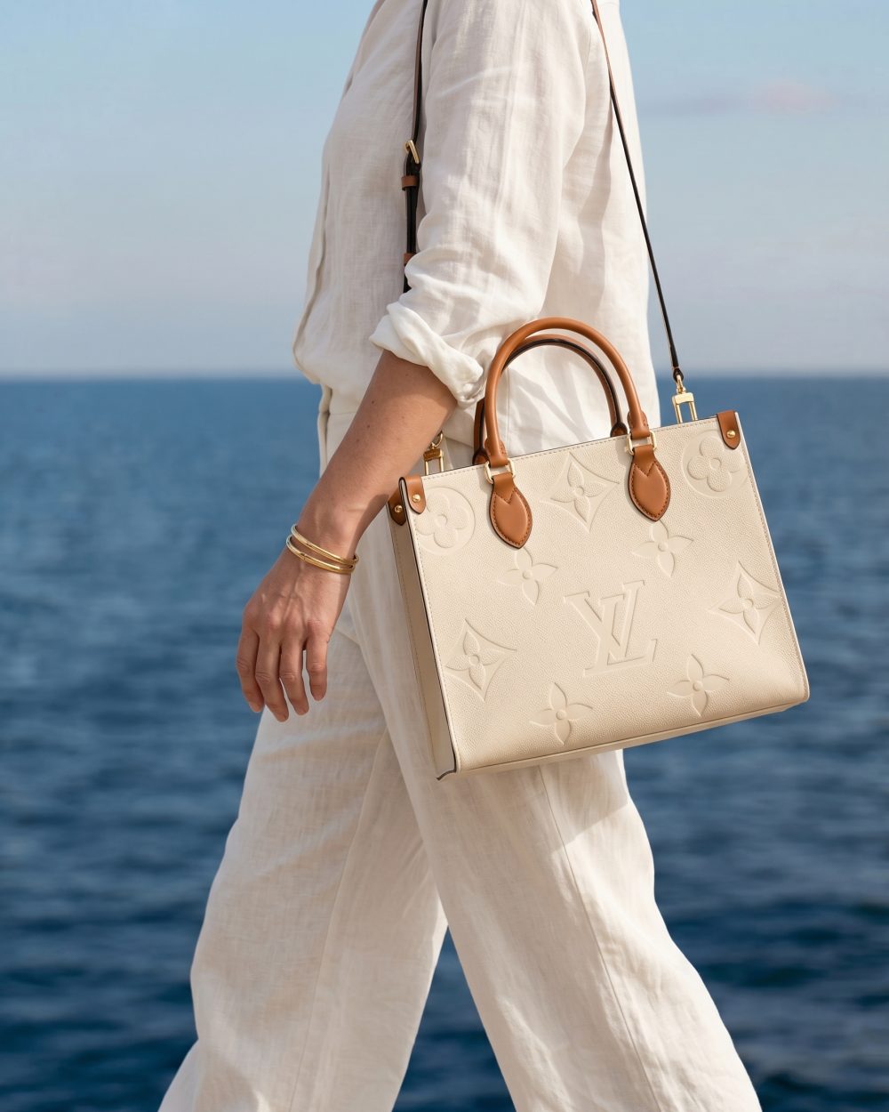 DBS-LC383 - Onthego MM Handbag Deal