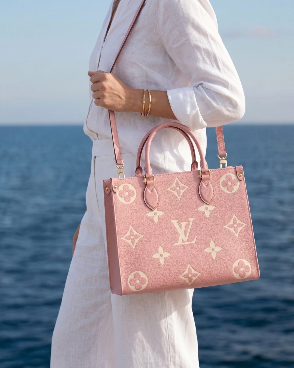 DBS-LC393 - Onthego MM Handbag Deal