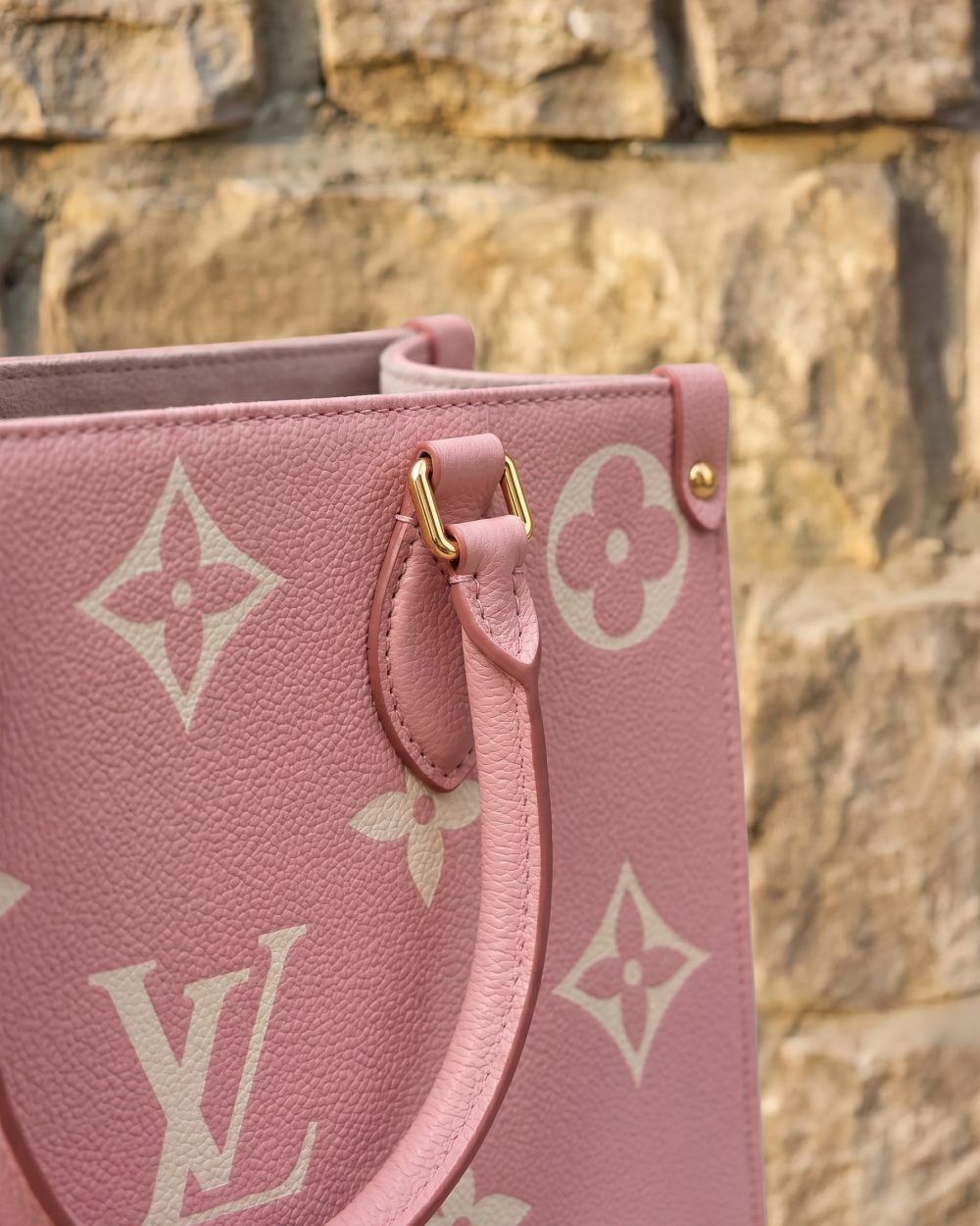 DBS-LC393 - Onthego MM Handbag Deal