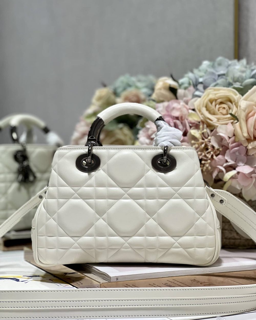 1:1 Replica The Medium Lady 95.22 Bag With Black Tone Hardware Black/White/Grey For Women 9.5in/ 24cm