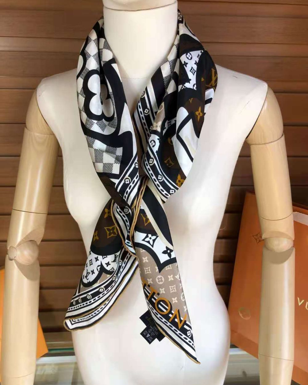 Ultimate 3D Square 90 White And Brown For Women