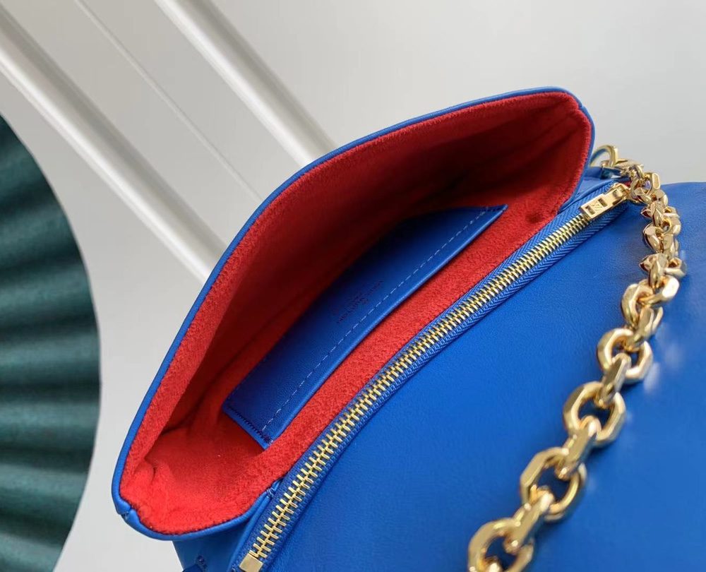 1:1 Replica Louis Vuitton Coussin PM Pochette Shoulder Bag Blue Red M80743 Luxury Bag For Women -  20cm