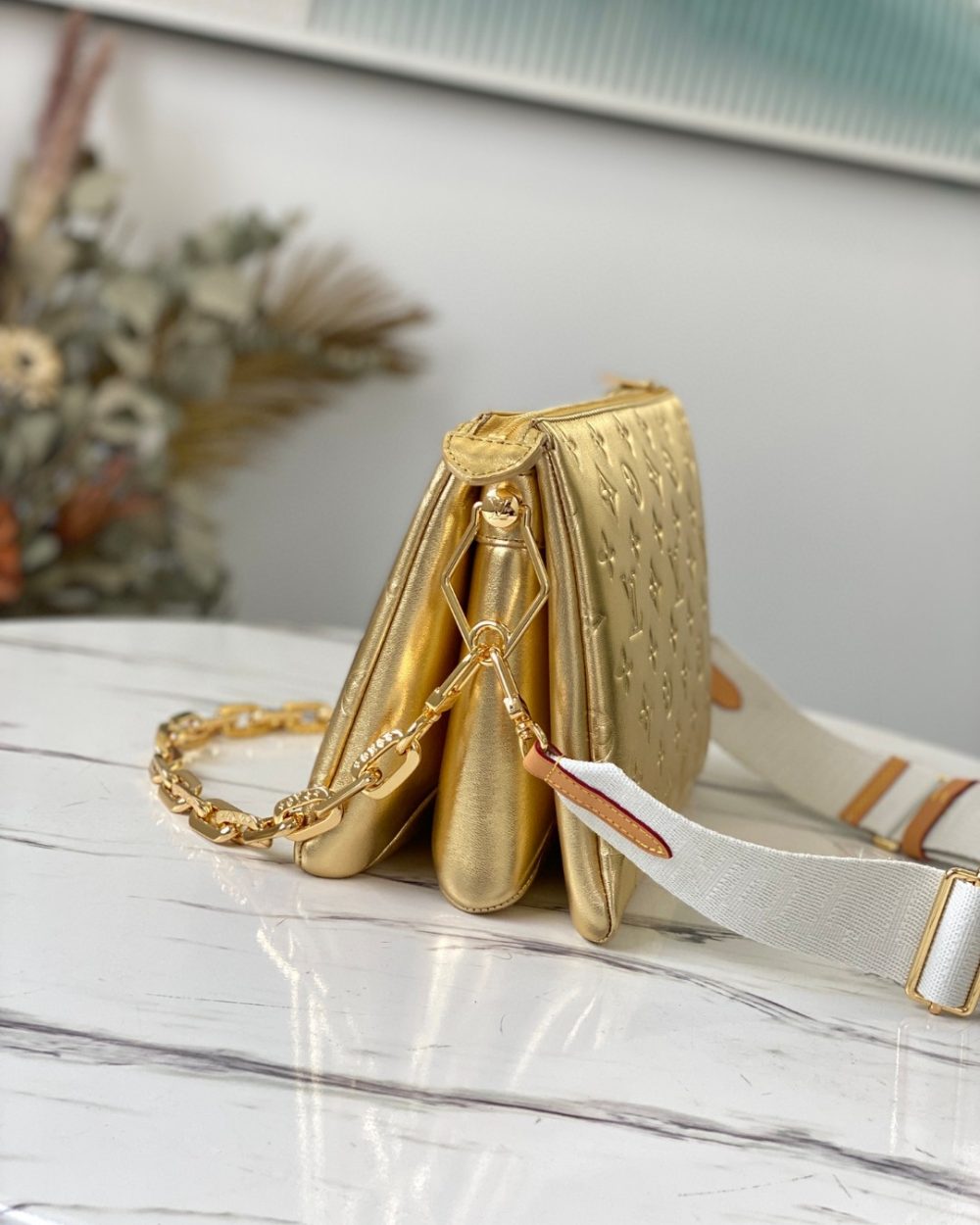 1:1 Replica Louis Vuitton Coussin PM gold M57790 Luxury Bag For Women -  26cm