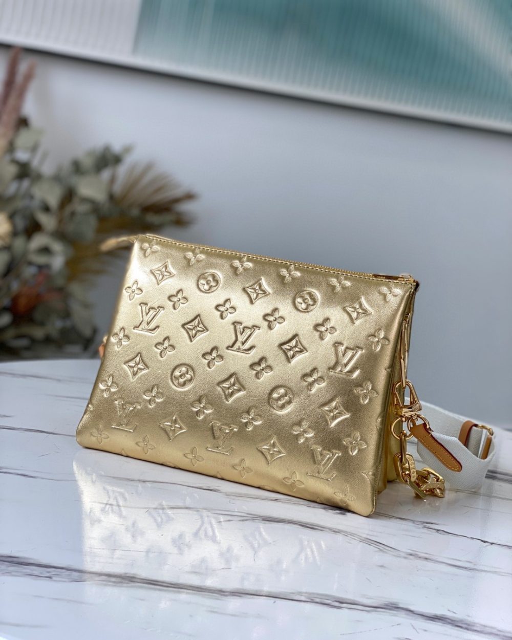 1:1 Replica Louis Vuitton Coussin PM gold M57790 Luxury Bag For Women -  26cm