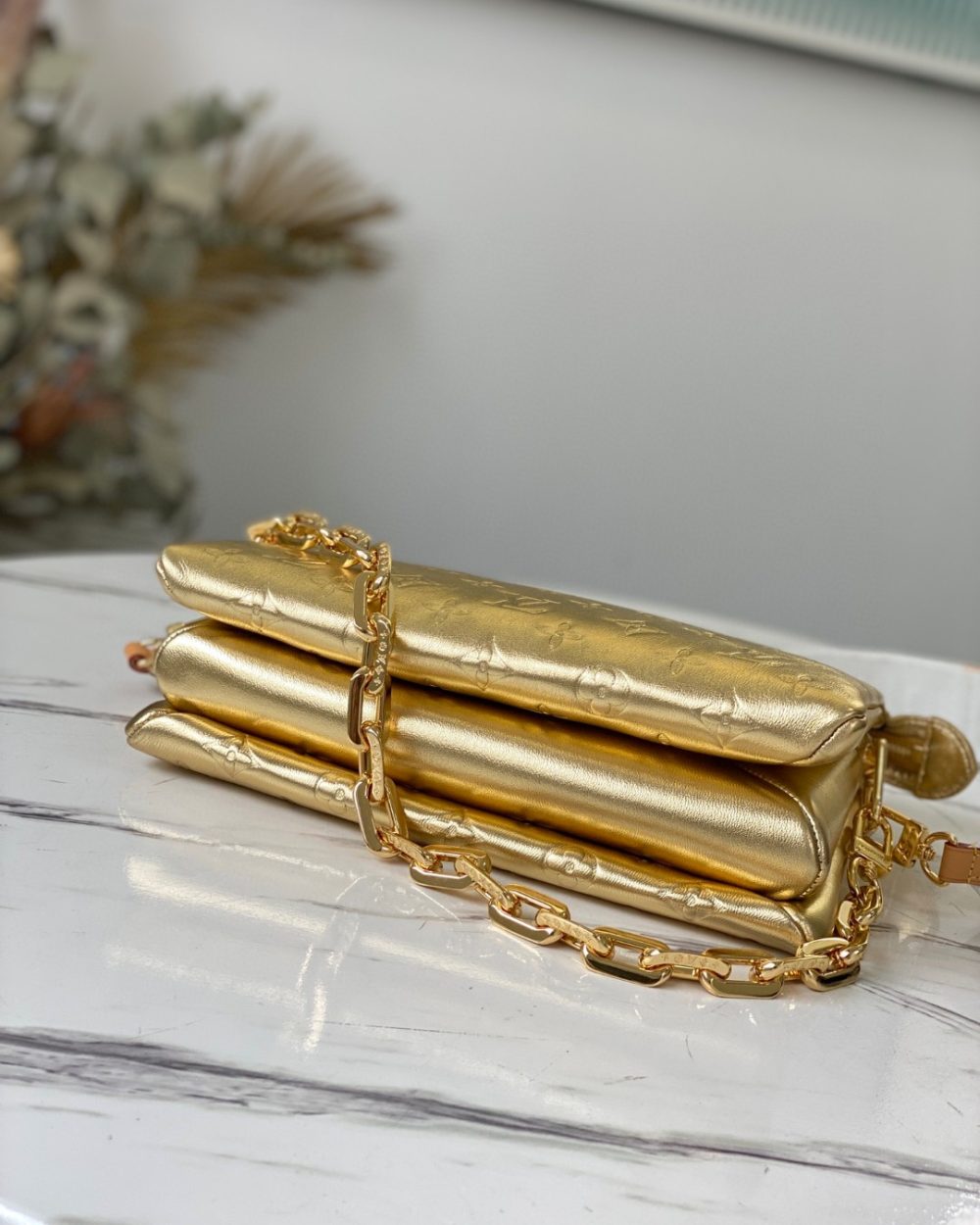 1:1 Replica Louis Vuitton Coussin PM gold M57790 Luxury Bag For Women -  26cm