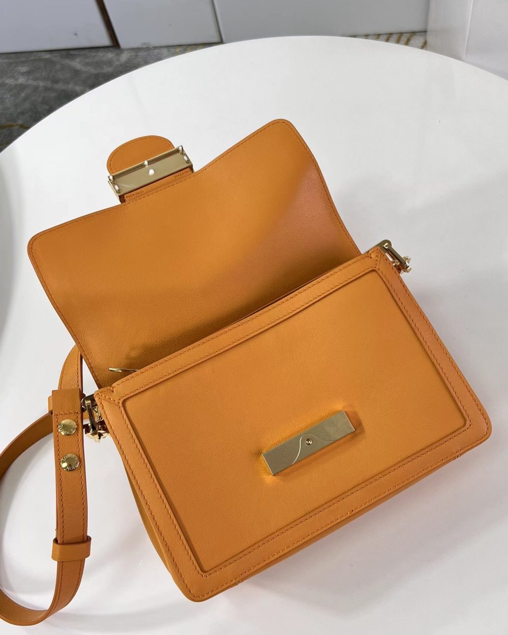 1:1 Replica Louis Vuitton LV Dauphine Soft MM H27 Luxury Bag For Women M25048 - 24cm