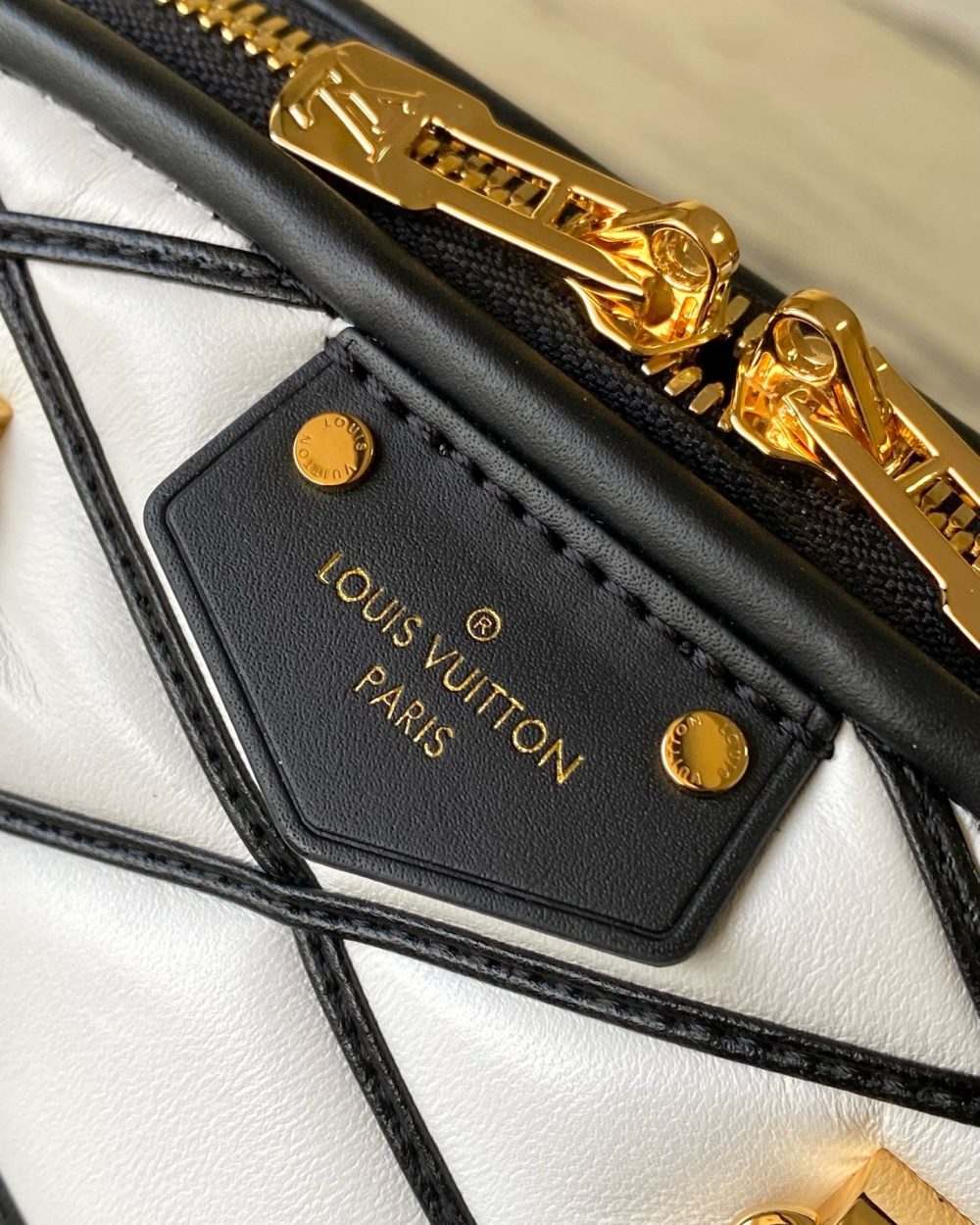 1:1 Replica Louis Vuitton LV Alma BB Malletage Luxury Bag For Women M23666 - 23.5cm