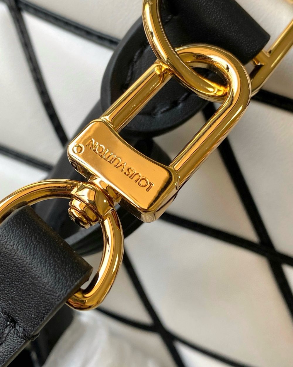 1:1 Replica Louis Vuitton LV Alma BB Malletage Luxury Bag For Women M23666 - 23.5cm