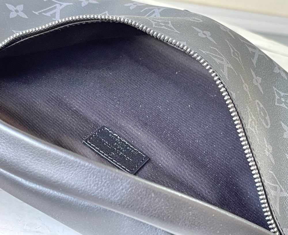 [REP 1:1] Louis Vuitton Discovery Bumbag PM Monogram Eclipse Unique Bag For Unisex M44336 - 47cm