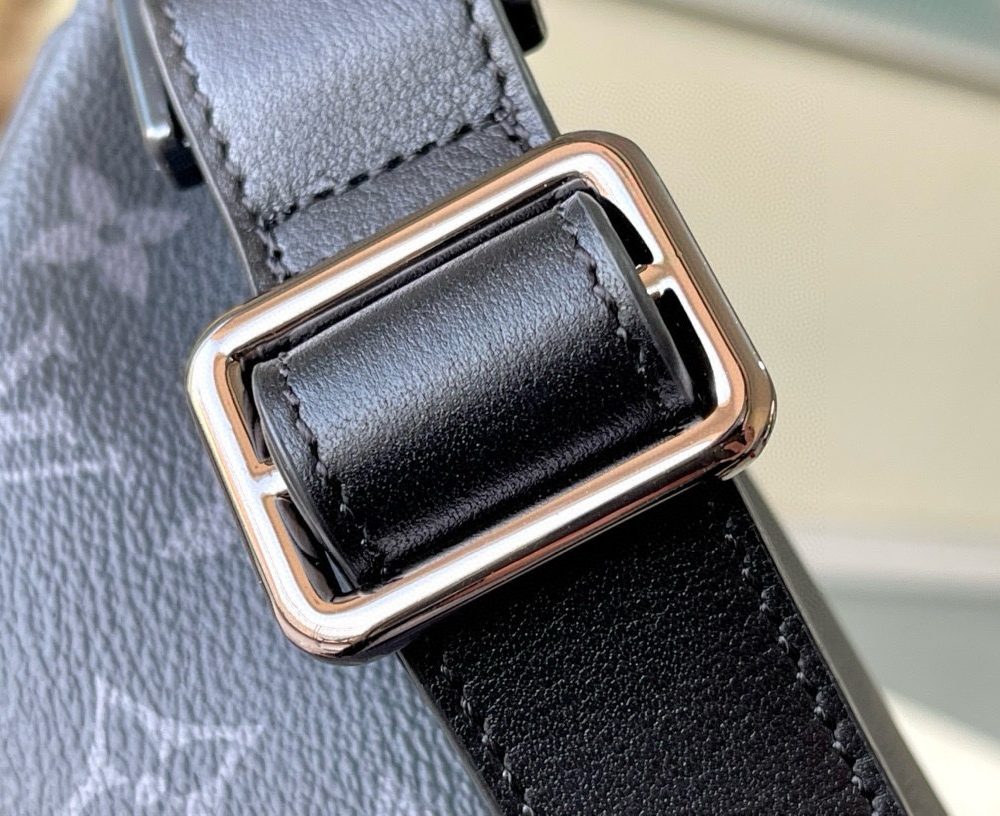 [REP 1:1] Louis Vuitton Discovery Bumbag PM Monogram Eclipse Unique Bag For Unisex M44336 - 47cm