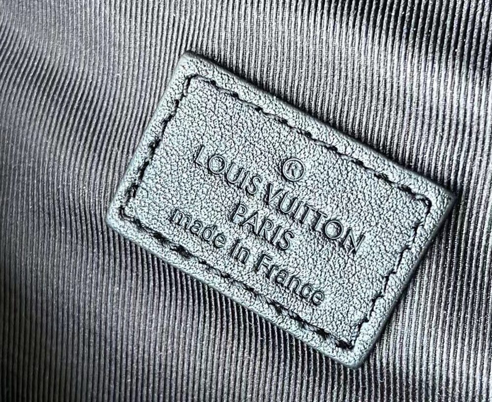 [REP 1:1] Louis Vuitton Discovery Bumbag PM Monogram Eclipse Brown Unique Bag For Unisex M44336 - 47cm