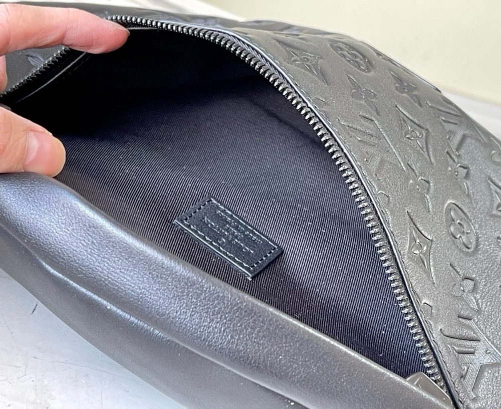 [REP 1:1] Louis Vuitton Discovery Bumbag Monogram Shadow Waist Body Black bag Unique Bag For Unisex M44388 - 47cm