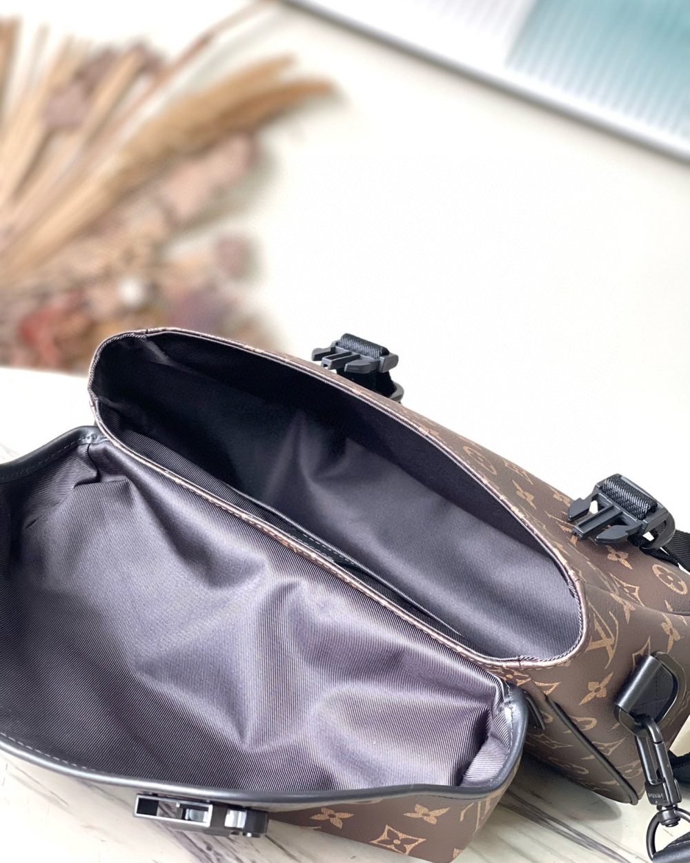 [REP 1:1] Louis Vuitton LV Trail Messenger Monogram Macassar nvprod5060013v/M46972 Unique Bag For Unisex M46972 - 31cm