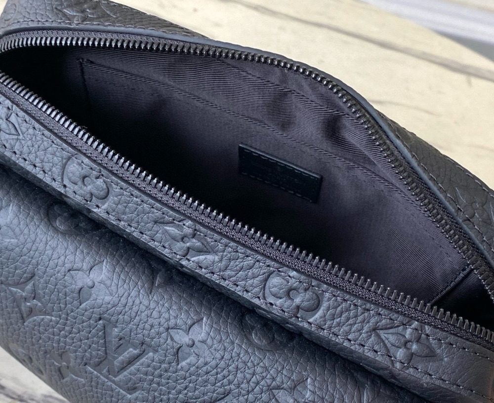 [REP 1:1] Louis Vuitton Steamer Messenger Black Taurilon Monogram Unique Bag For Women M57307 - 23.5cm