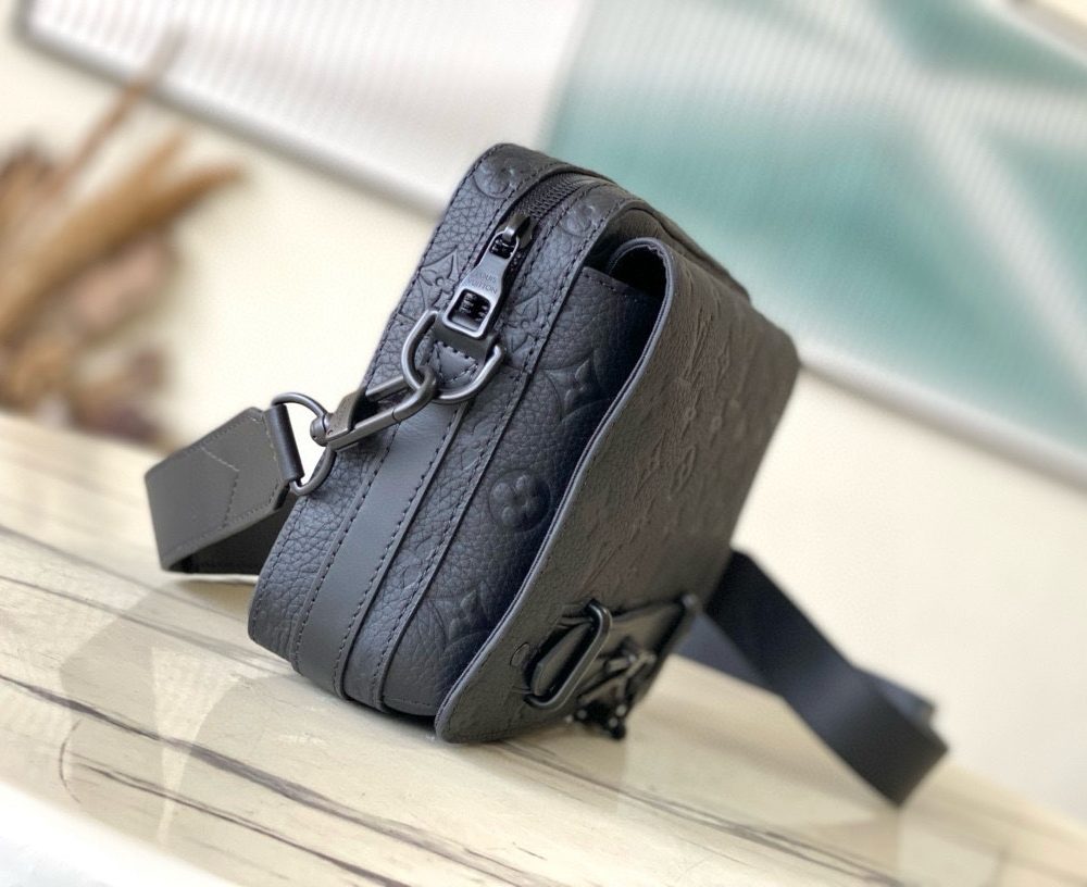 [REP 1:1] Louis Vuitton Steamer Messenger Black Taurilon Monogram Unique Bag For Women M57307 - 23.5cm