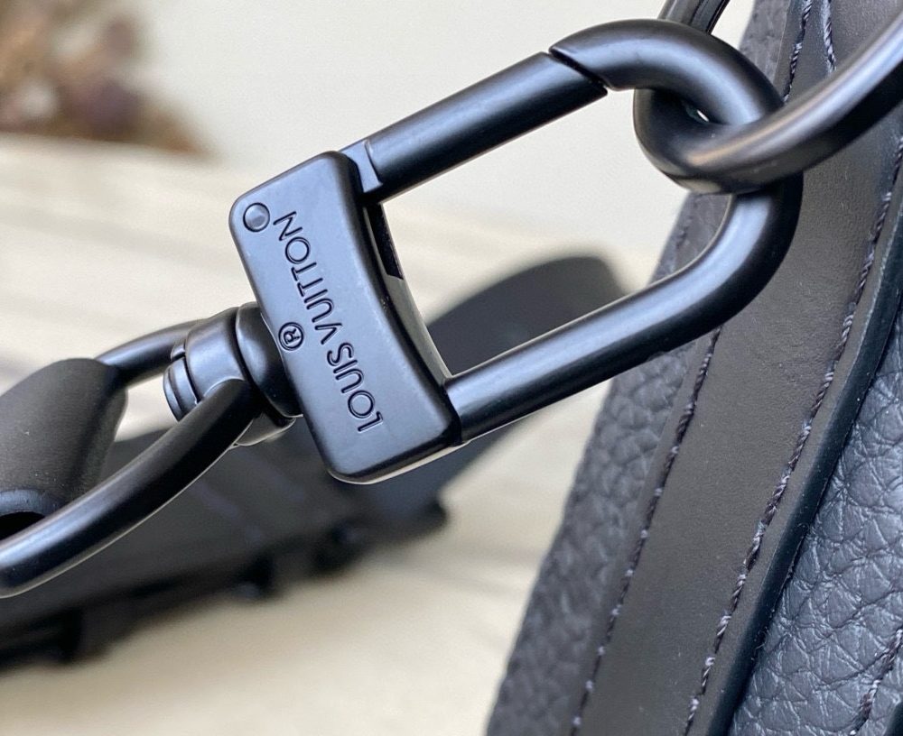 [REP 1:1] Louis Vuitton Steamer Messenger Black Taurilon Monogram Unique Bag For Women M57307 - 23.5cm