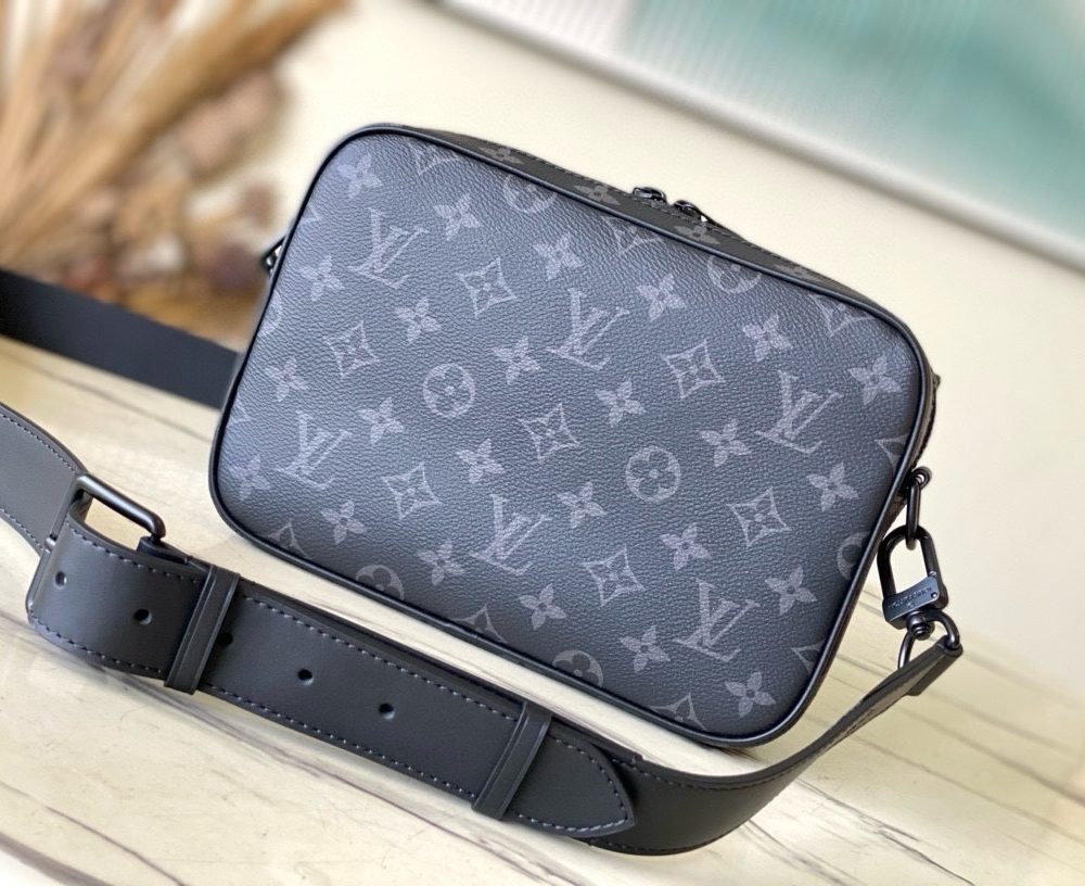 [REP 1:1] Louis Vuitton Steamer Messenger Monogram Eclipse Unique Bag For Women M46795 - 24cm