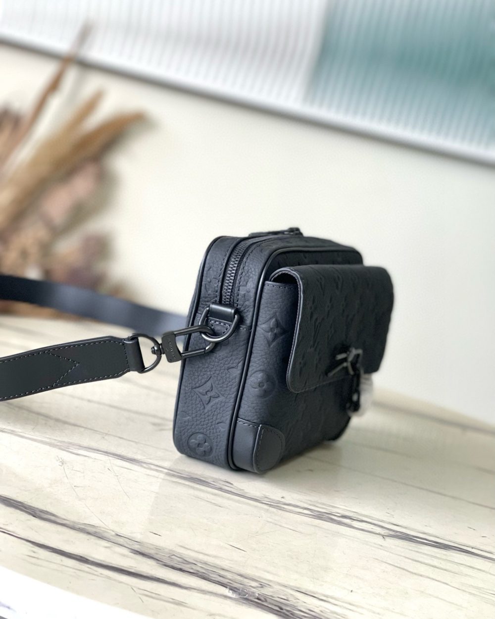 [REP 1:1] Louis Vuitton Steamer Messenger Monogram Taurillon Leather LG G90 Unique Bag For Women M23742 - 24cm