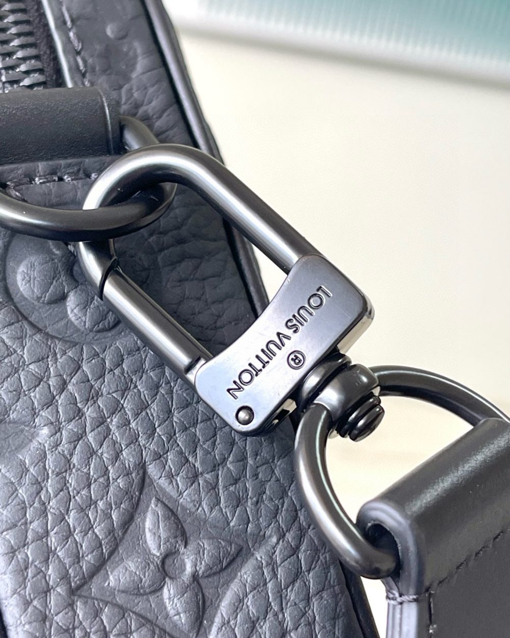 [REP 1:1] Louis Vuitton Steamer Messenger Monogram Taurillon Leather LG G90 Unique Bag For Women M23742 - 24cm