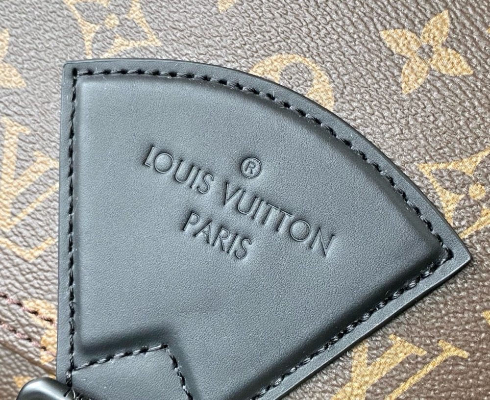 [REP 1:1] Louis Vuitton Monogram Eclipse Montsouris Messenger Shoulder Unique Bag For Women M46685 3 - 34cm