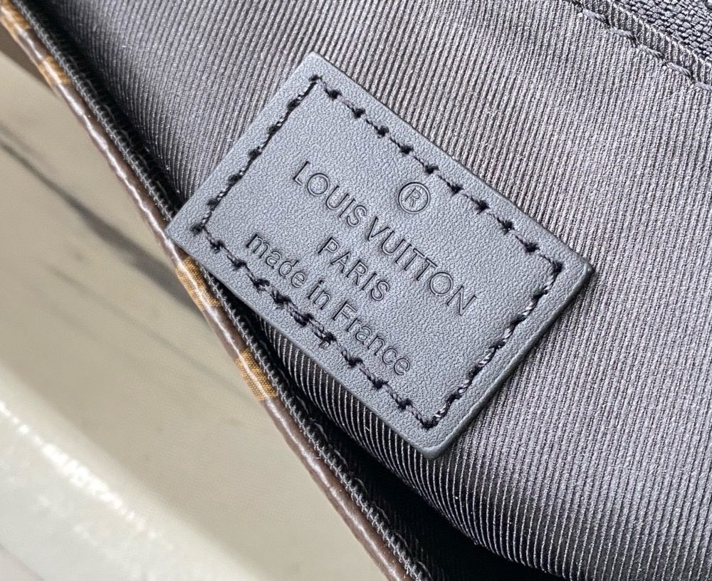 [REP 1:1] Louis Vuitton Monogram Eclipse Montsouris Messenger Shoulder Unique Bag For Women M46685 3 - 34cm