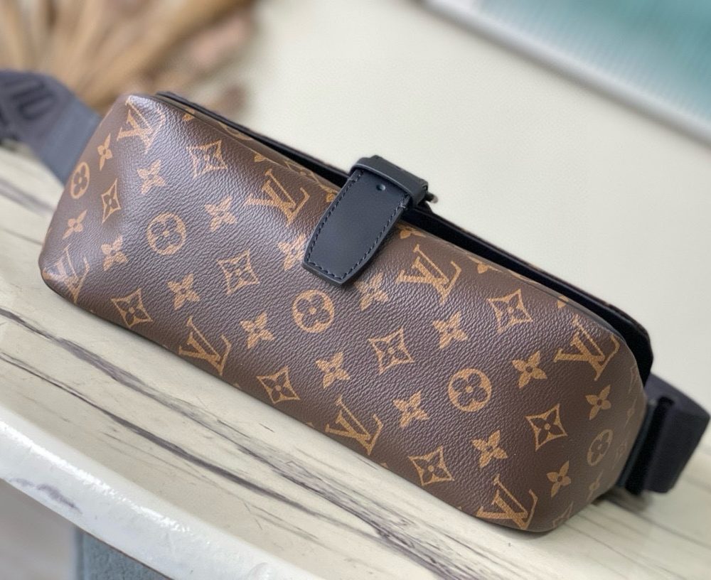 [REP 1:1] Louis Vuitton Monogram Eclipse Montsouris Messenger Shoulder Unique Bag For Women M46685 3 - 34cm