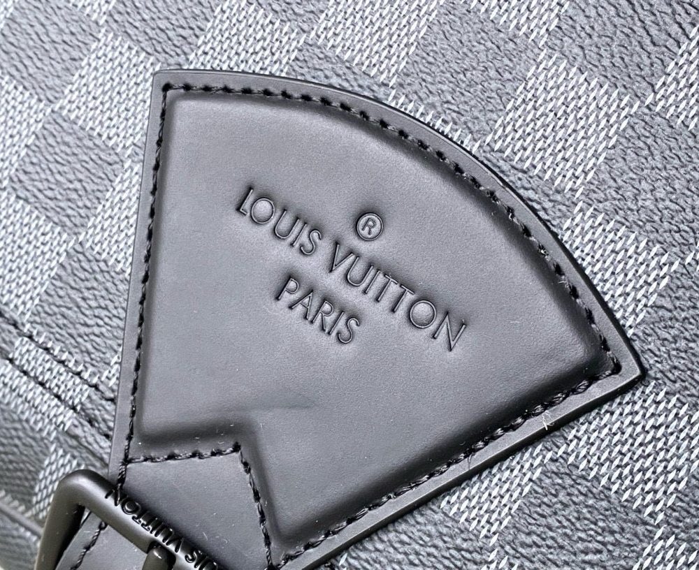 [REP 1:1] Louis Vuitton Monogram Eclipse Montsouris Messenger Shoulder Unique Bag For Women M46685 2 - 34cm