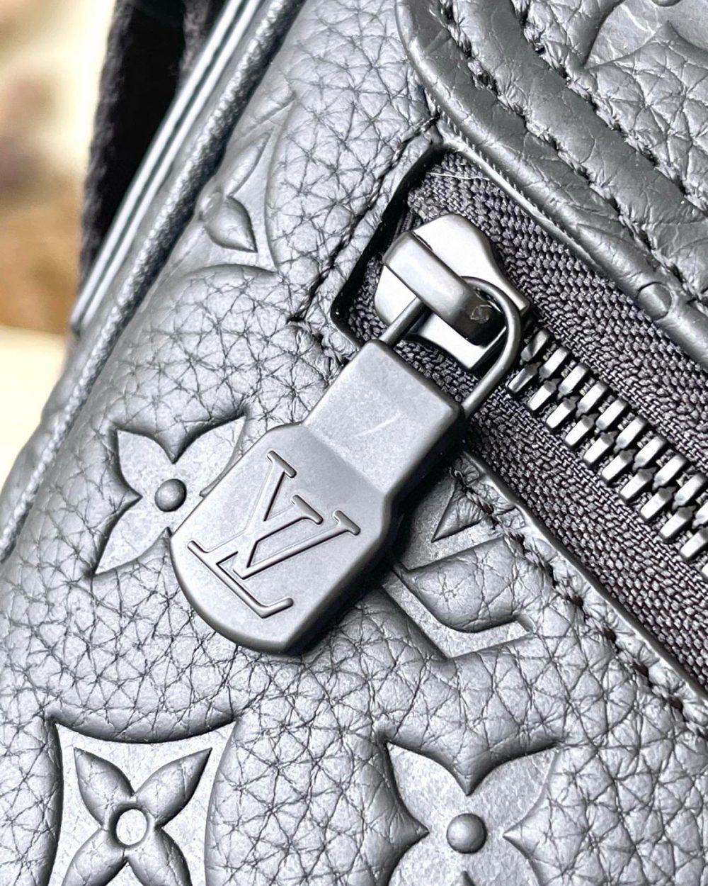 [REP 1:1] Louis Vuitton Monogram Eclipse Montsouris Messenger Shoulder Unique Bag For Women M46685 - 34cm