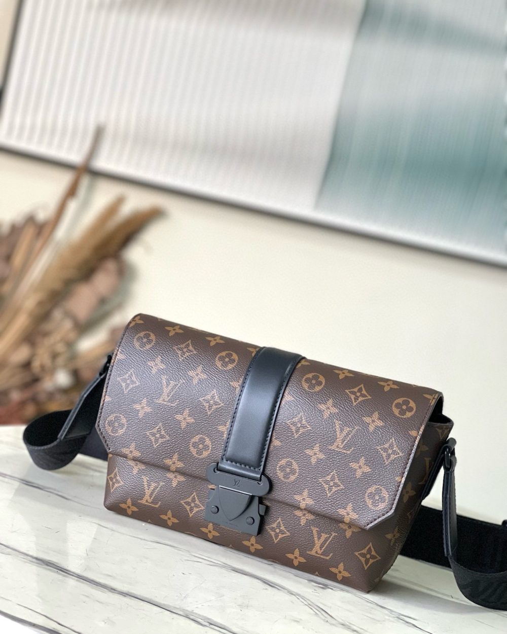 [REP 1:1] Louis Vuitton S Cape Messenger Monogram Eclipse Unique Bag For Unisex M46794 3 - 28cm