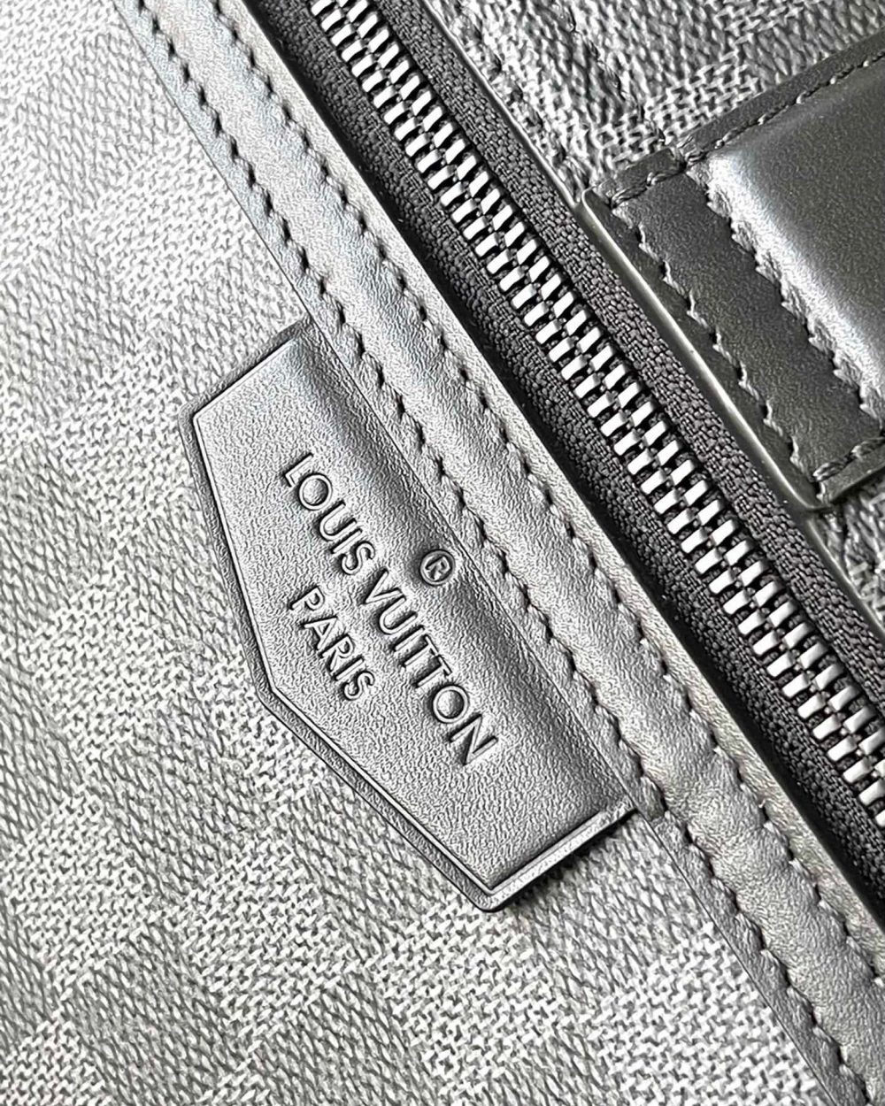 [REP 1:1] Louis Vuitton S Cape Messenger Monogram Eclipse Unique Bag For Women M46794 - 28cm