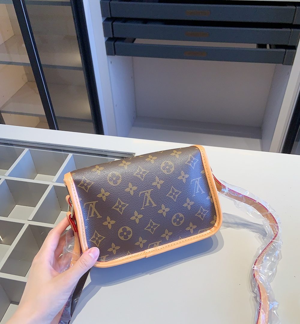 MN-LV030 - Louis Vuitton Mini Bag