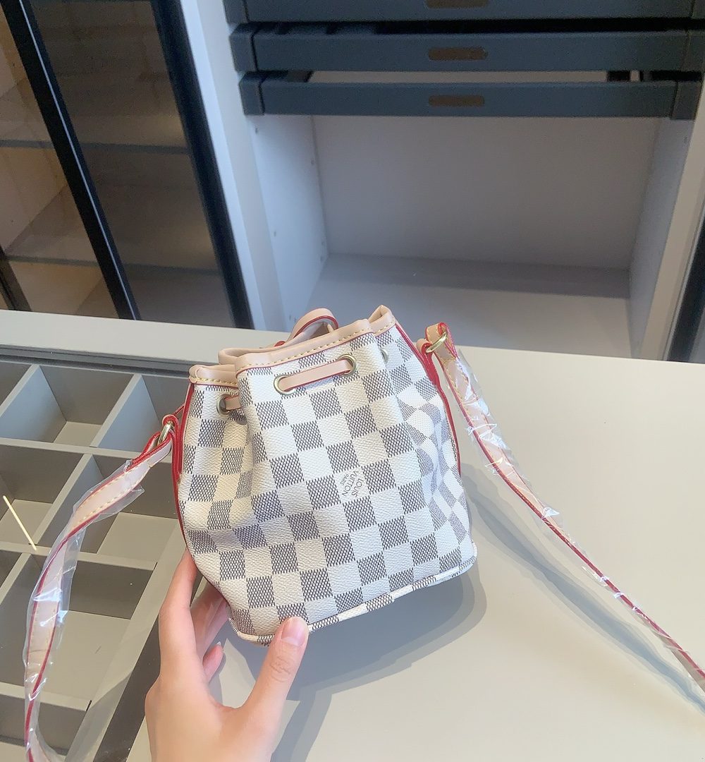 MN-LV011 - Louis Vuitton Mini Bag
