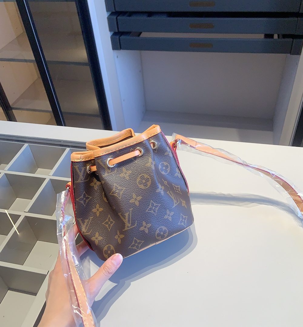 MN-LV010 - Louis Vuitton Mini Bag