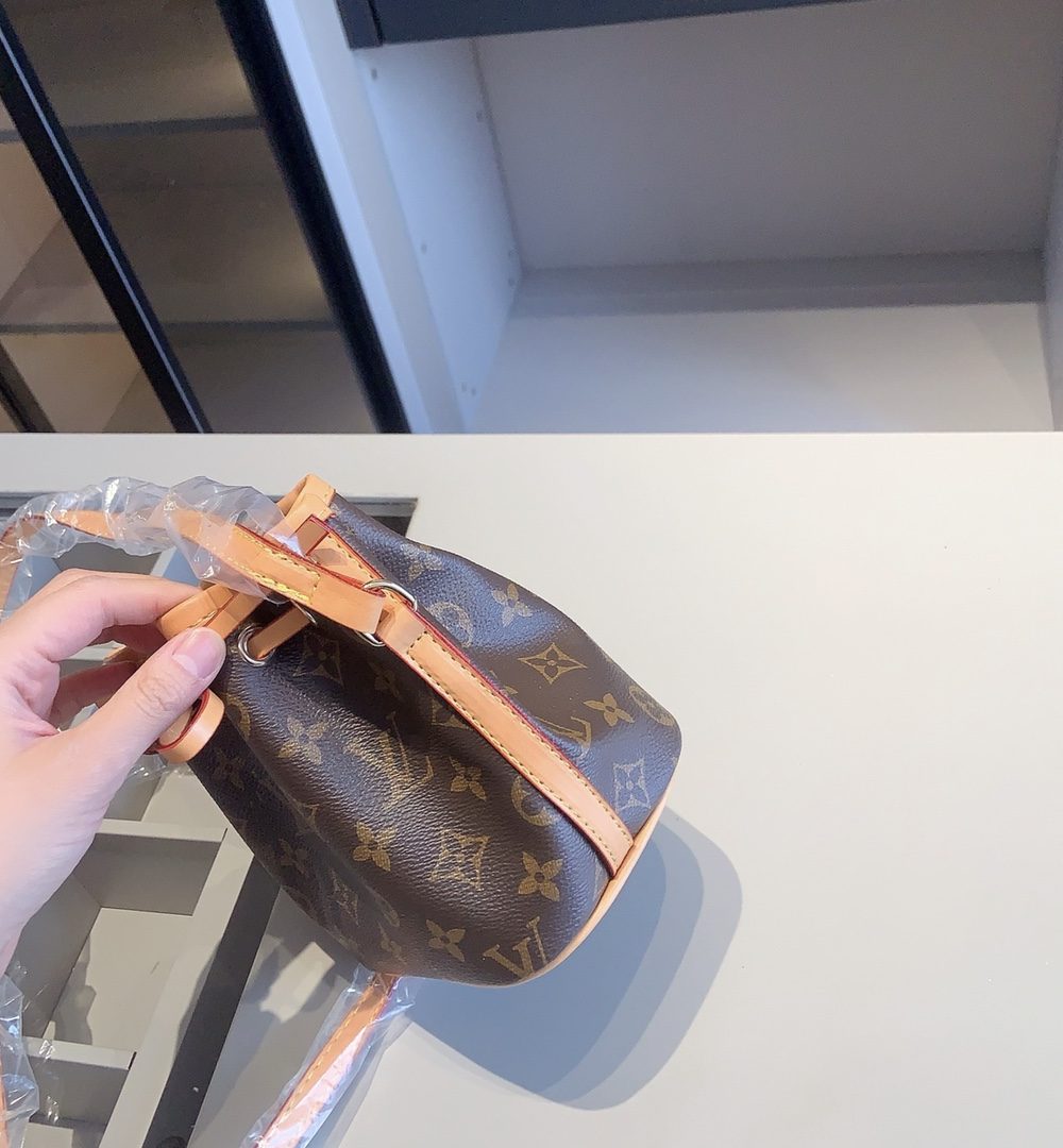 MN-LV010 - Louis Vuitton Mini Bag